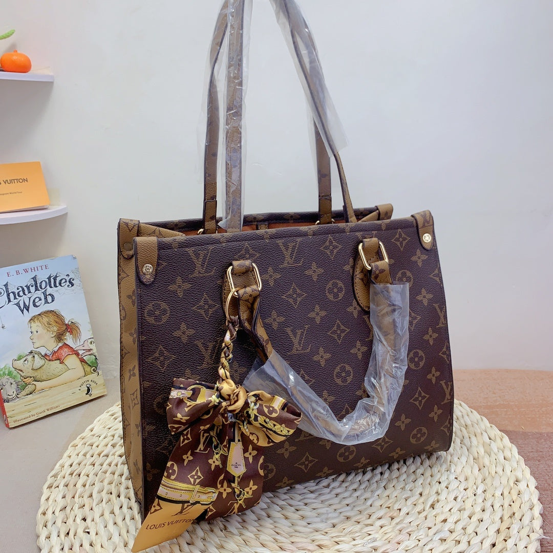 L Shoulder Bag