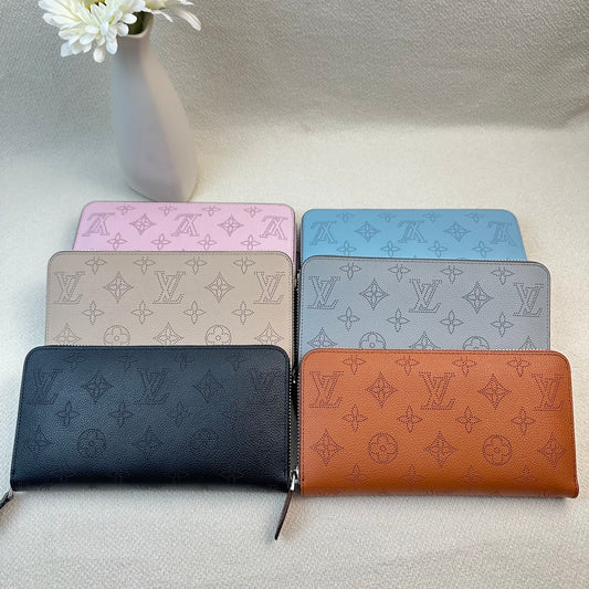 L Dotted Engraved Wallets