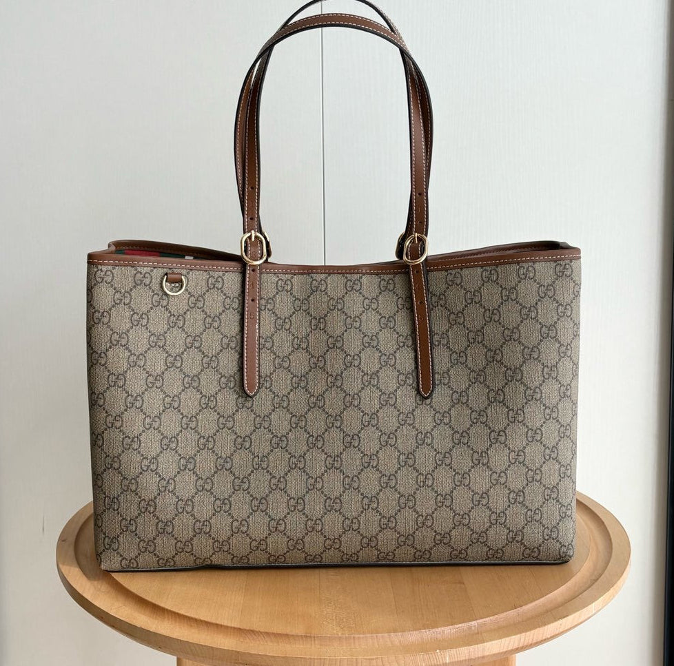 G Shoulder Bag